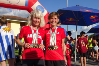 Berglauf Masters WM in Meduno (ITA): 2 x Gold und 2 x Silber für SLV-Athletinnen